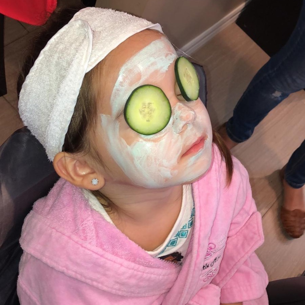 Meet your Posher, Alma